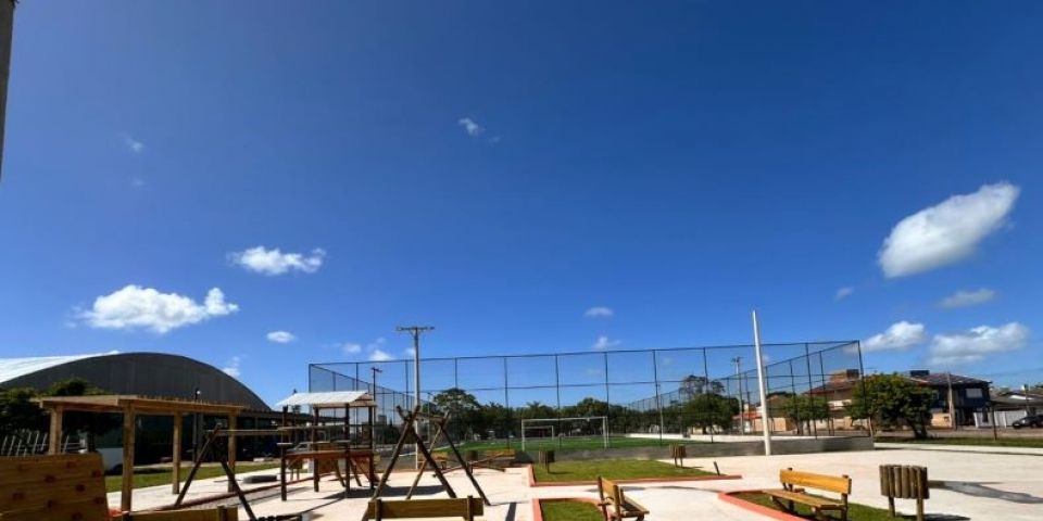 Avançam as obras no entorno do Ginásio Municipal em Camaquã