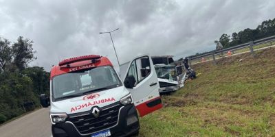 Colisão entre dois caminhões deixa motorista ferido na BR-116, em Tapes