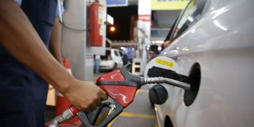 Governo pede ao Cade para investigar aumento dos combustíveis