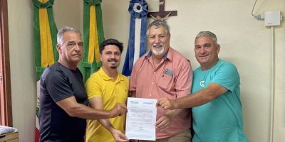 Investimento garante novo trator agrícola para Arambaré