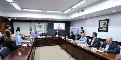 Diretora-presidente da Corsan responde reclamações dos consumidores que chegam à ALRS