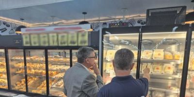 Força-tarefa apreende produto vencido desde 2017 e quase oito toneladas de alimentos impróprios em Farroupilha