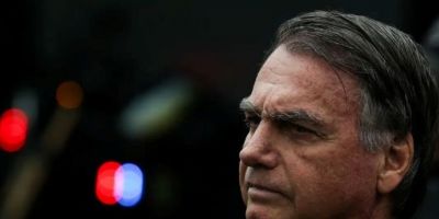Bolsonaro é internado em UTI hospitalar com broncopneumonia bilateral