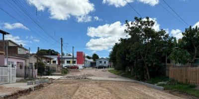 Prefeitura de Camaquã reaproveita calçamento do Distrito Industrial para melhorar acesso à creche no Bom Sucesso