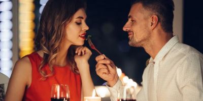 Entenda o que é hipergamia e como ela se aplica nos relacionamentos