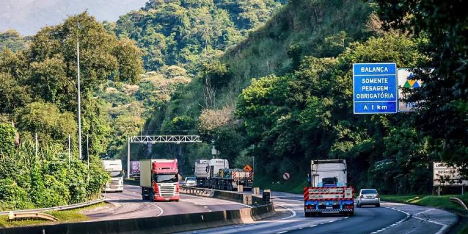 Começam a vigorar novas regras para frete no Brasil