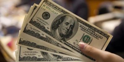 Dólar sobe a R$ 5,30, e Ibovespa cai 2,25% com tensão global