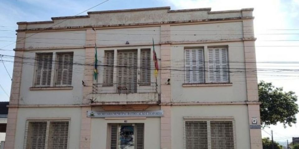 Projeto propõe contratação temporária de 98 profissionais para a Educação em Camaquã