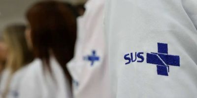 Março Azul: exames para rastrear câncer de intestino triplicam no SUS