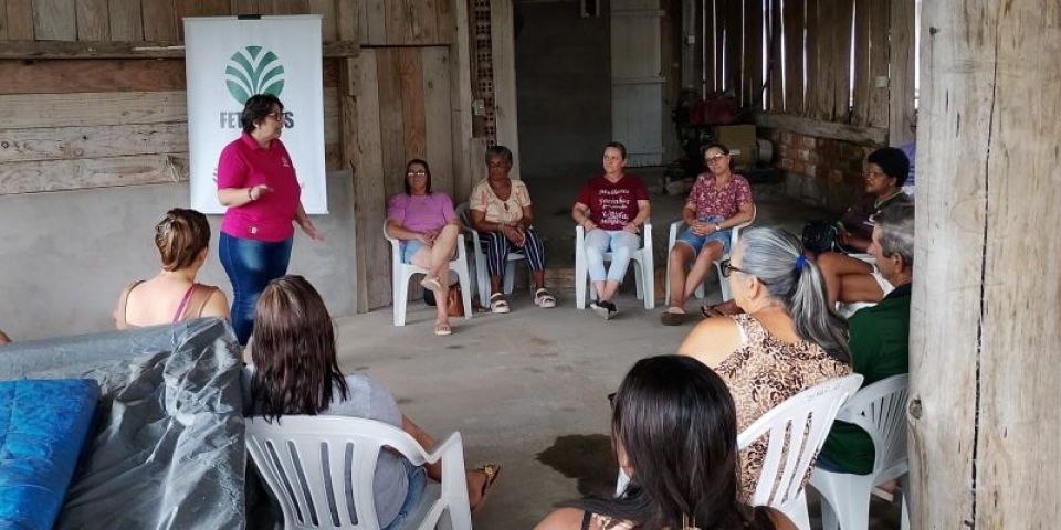 Trabalhadoras rurais de Amaral Ferrador realizam reunião com foco em organização e planejamento