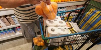 Prévia da inflação de março fica em 0,44%, pressionada por alimentos