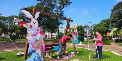 Praça de Tapes recebe decoração especial para a Páscoa