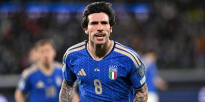 Itália vence e continua viva na luta por vaga para a Copa do Mundo