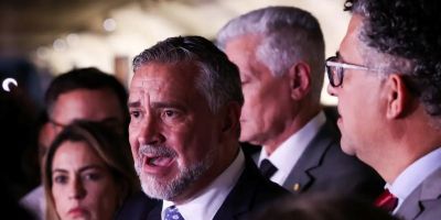 Base do governo pede indiciamento de Bolsonaro na CPMI do INSS