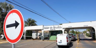 Moraes proíbe drones perto da casa onde Bolsonaro cumpre prisão