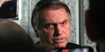 Defesa diz que Bolsonaro não tinha conhecimento sobre vídeo de Eduardo