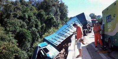 Acidente entre caminhões deixa um morto e dois feridos na BR-392 em Canguçu