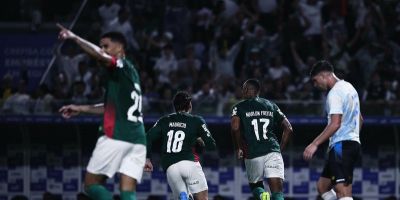 Carlos Vinícius marca, mas Grêmio perde por 2 a 1 para o Palmeiras