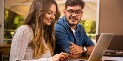 O papel das agências digitais na implementação de soluções tecnológicas para empresas