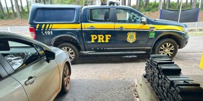 PRF prende dois paraguaios com quase 100 kg de maconha no RS
