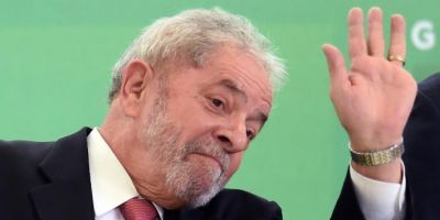 Juiz federal suspende posse de Lula como ministro da Casa Civil 