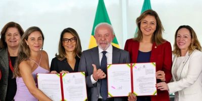 Lula sanciona leis para fortalecer combate à violência contra mulheres