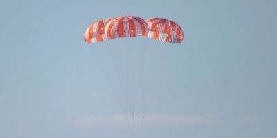 Astronautas da Artemis 2 pousam com segurança na Terra após missão histórica à Lua