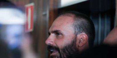 Moraes vota para condenar Eduardo Bolsonaro por difamação