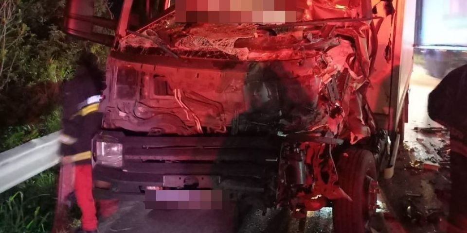 Acidente com caminhões resulta em morte na BR-116 em Tapes