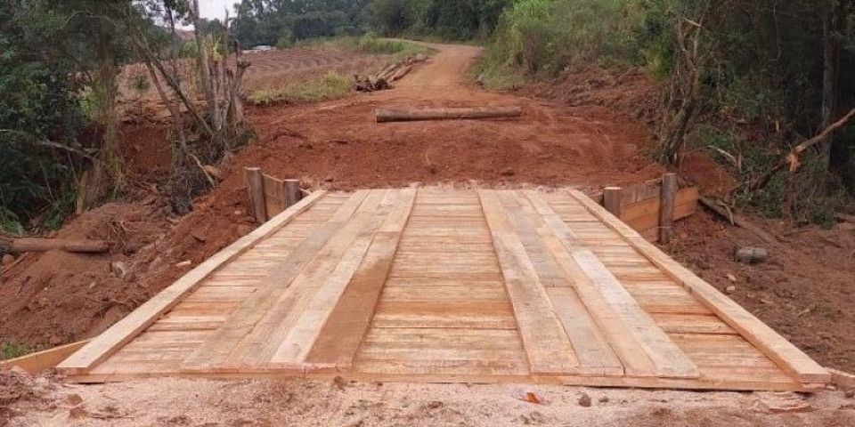 Prefeitura de Camaquã conclui construção de ponte no interior