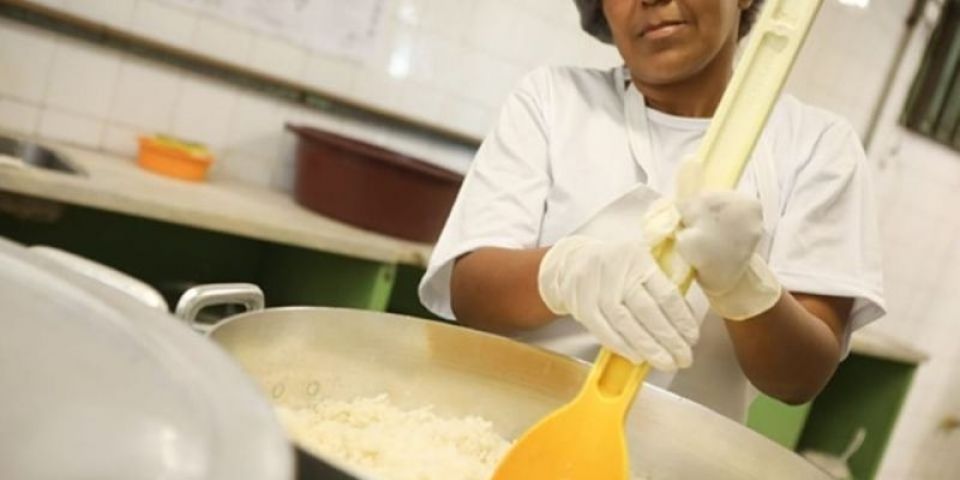 Nutrindo a Educação: concurso que elege as melhores receitas de merendeiras da Rede Estadual ainda está recebendo inscrições no RS