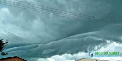 Nuvens curiosas e estranhas passam sobre Camaquã