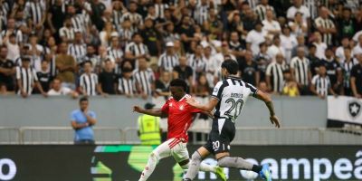 Estrangeiros marcam e Inter empata com o Botafogo em 2 a 2