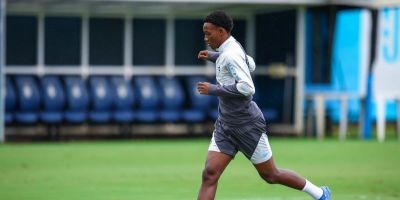 Buscando se afastar da zona do rebaixamento, Grêmio recebe o Coritiba neste domingo (26)