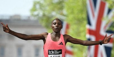 Queniano se torna primeiro atleta a correr maratona abaixo de 2 horas