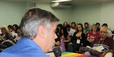 Conferência debate violência contra população LGBT e defende criminalização
