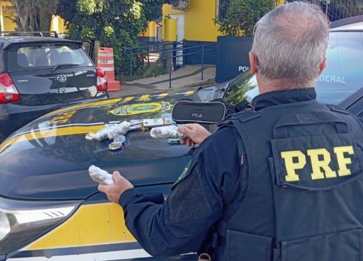 Dois homens são presos transportando skunk e haxixe na BR-290, em Eldorado do Sul