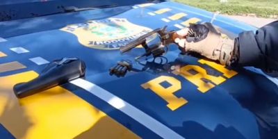 PRF prende homem e apreende arma na BR-392, Rio Grande