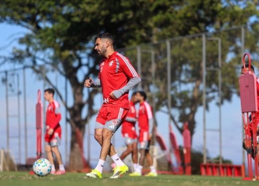 Buscando subir na tabela, Inter visita o Coritiba neste sábado (9)
