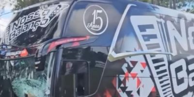 Acidente com ônibus da banda Nosso Balanço resulta em morte na RSC-287