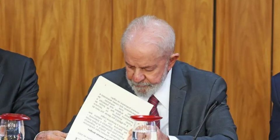 Lula veta lei que reconhece estágio como experiência profissional