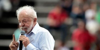 Lula diz que relação entre Flávio Bolsonaro e Vorcaro é um caso de polícia
