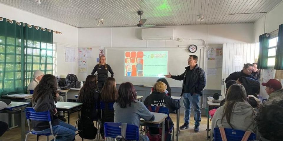 Palestras do Programa Libertar são ministradas em escola de São Lourenço do Sul