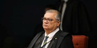 Dino abre apuração sobre emendas para produtora do filme de Bolsonaro