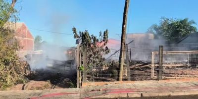 Tragédia em Cristal: incêndio mata uma pessoa e destrói duas casas