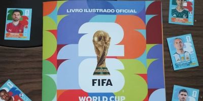 Álbum da Copa vira "ponte social" e ajuda pessoas com dificuldade de interação, explica psicólogo