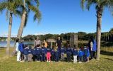 Alunos do Sesquinho Camaquã plantam mudas nativas em atividade ambiental