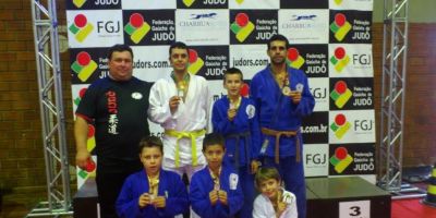 Atletas de Dom Feliciano participam de competição de judô em Santa Cruz do Sul