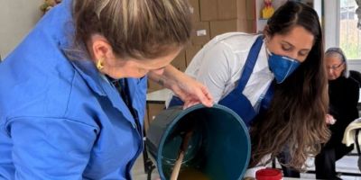 Corsan realiza oficina de produção de sabão ecológico com óleo de cozinha usado em São Lourenço do Sul