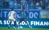 Com vaias no final do jogo, Grêmio sofre virada e perde para o Corinthians em casa